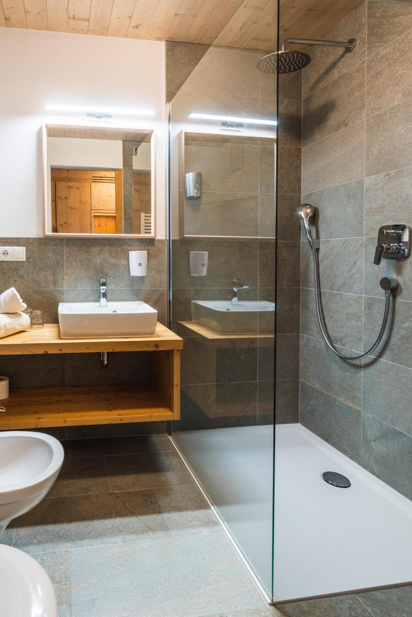 Hotel Tirolerhof Теренто Екстериор снимка