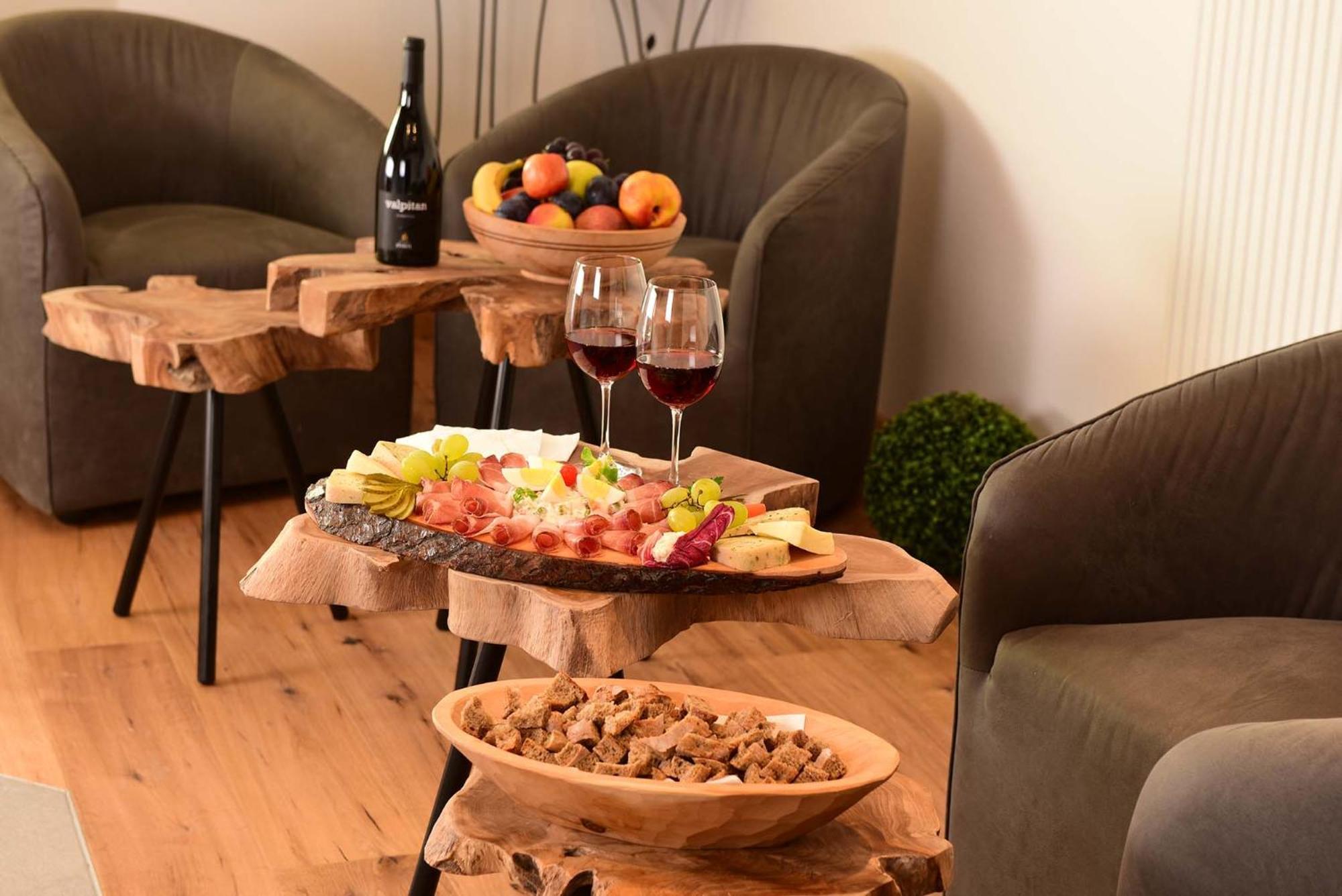 Hotel Tirolerhof Теренто Екстериор снимка